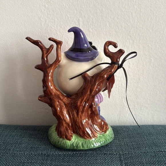 Hello Kitty Halloween Witch Decor - Picture 4 of 4